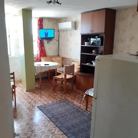 公寓 вангелов 内塞伯尔